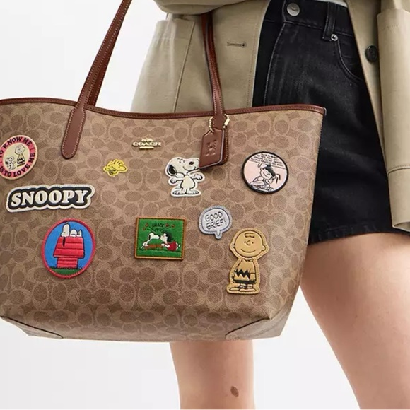 Coach X Peanuts Signature Tote with Patches, Snoopy & Woodstock, Sold Out, NWT - Picture 3 of 5